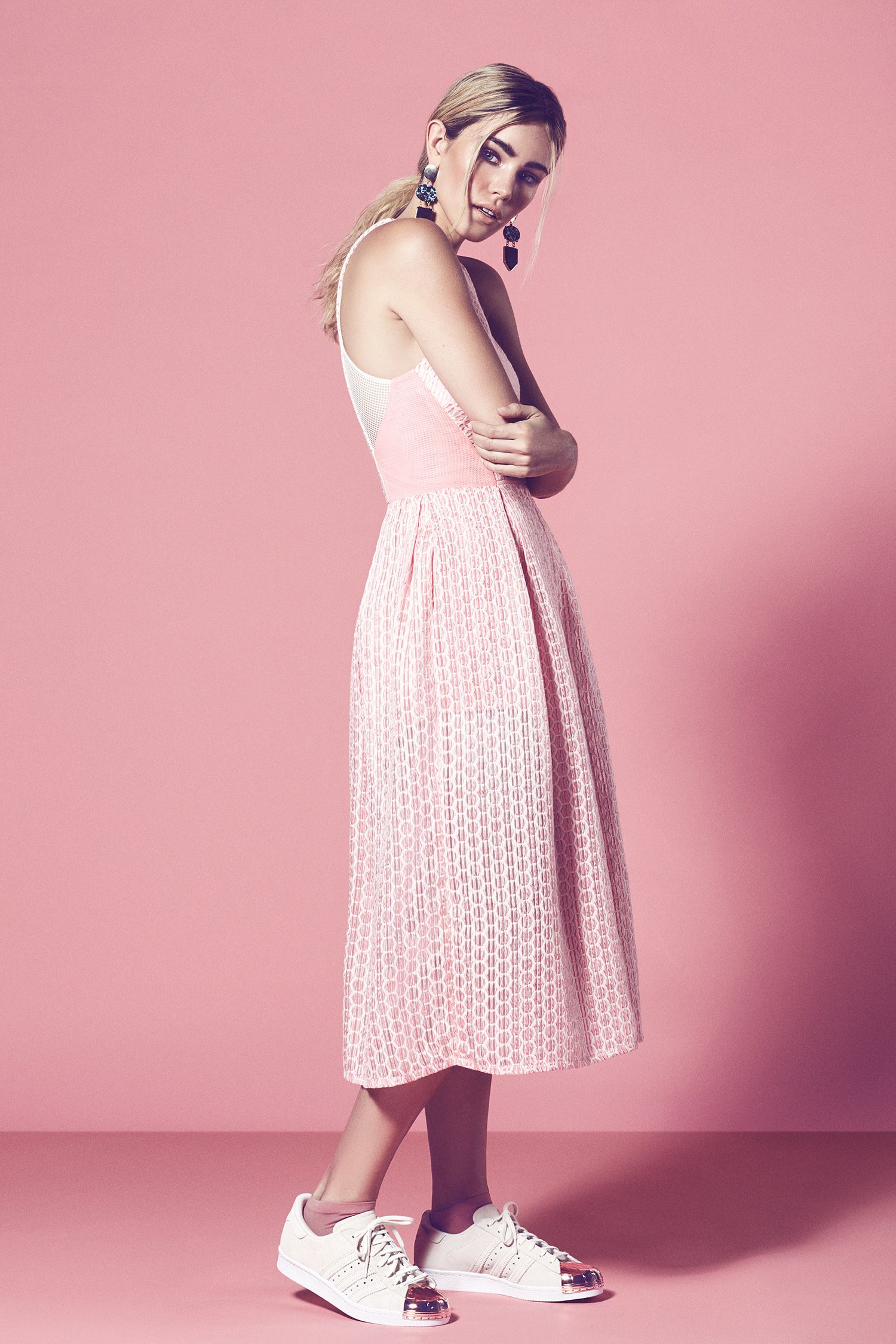 fashion-pink-story-pastels-editorial-pastel-london-photographer-ruth-rose-sophie-young-storm-solstice-magazine-10